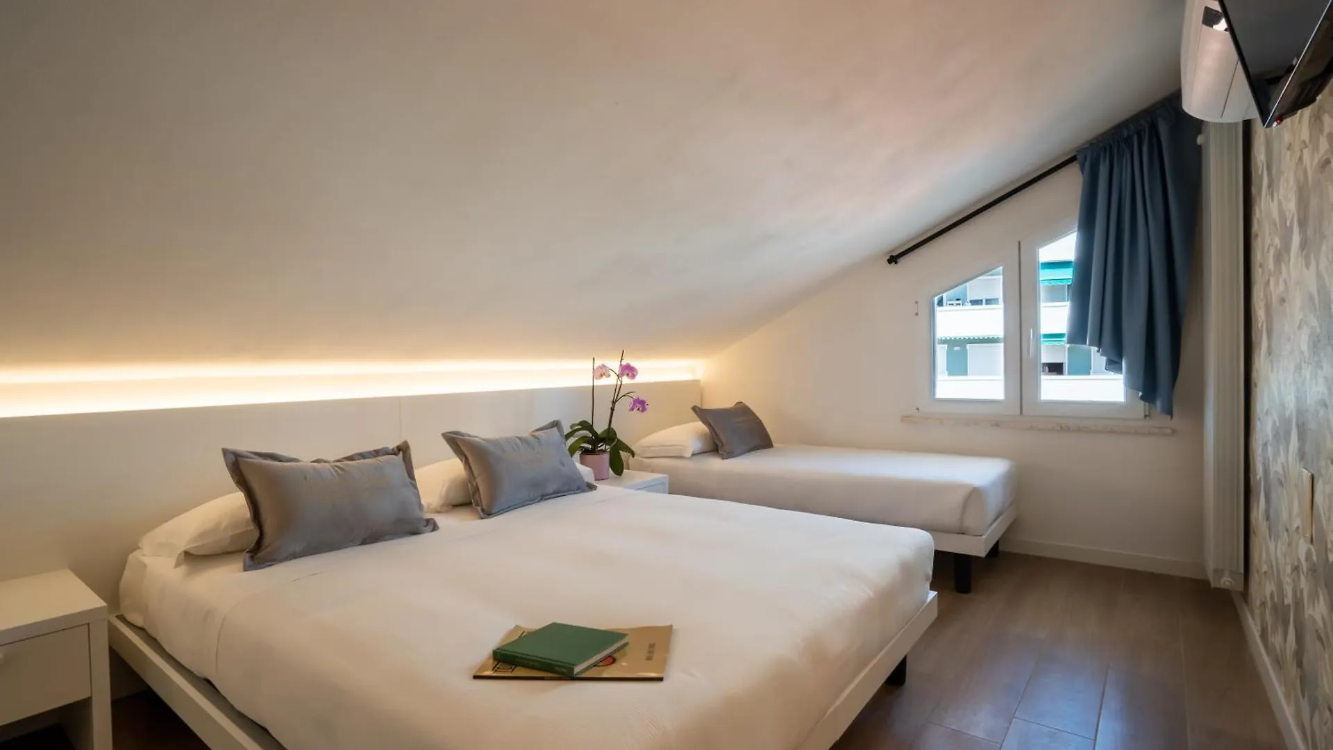 Appartement Inaugurazione 2024 - La Tua Mansardina A 100 Metri Dal Mare, 2 Camere Da Letto Riccione